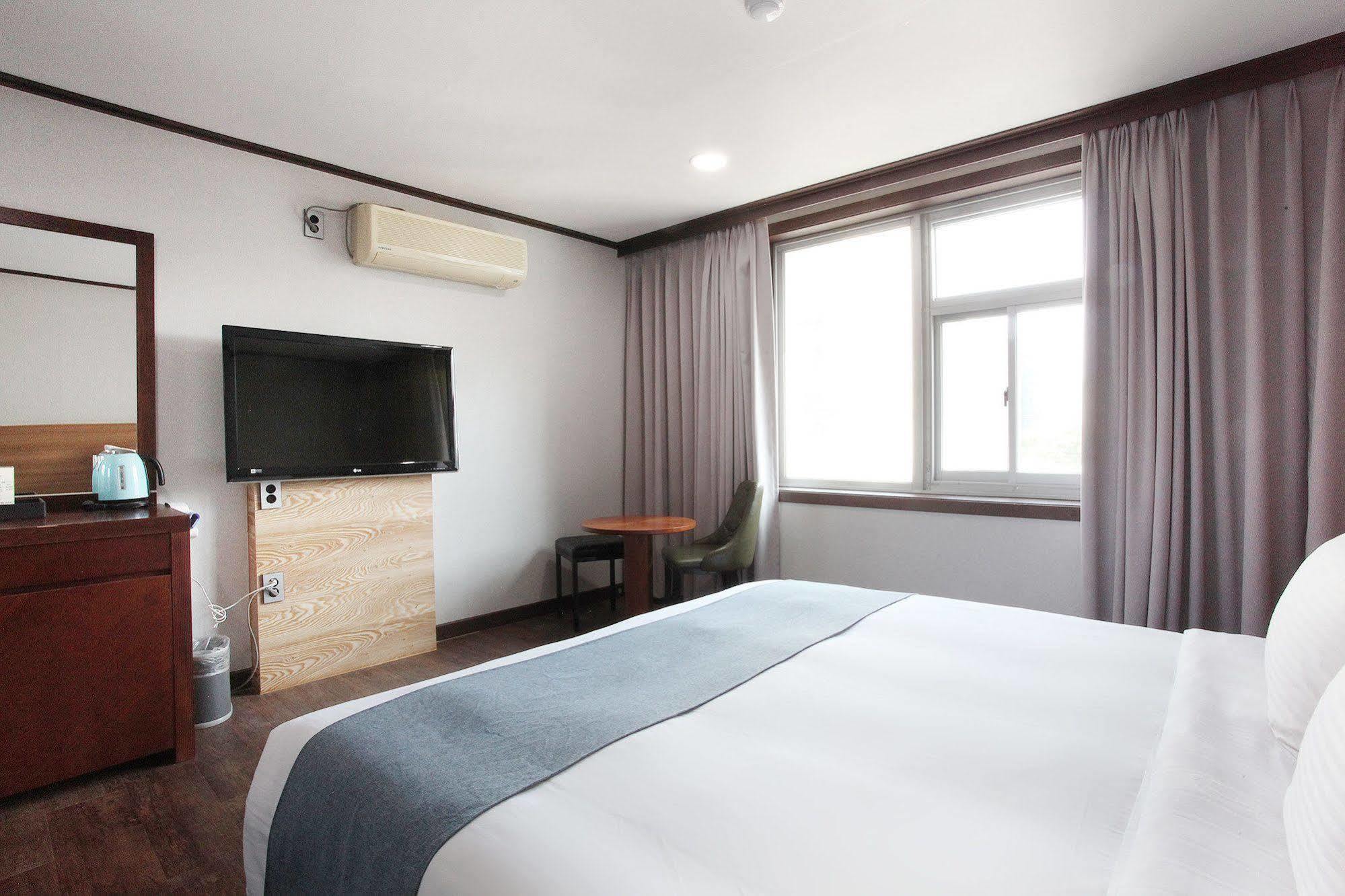 Noblesse Hotel 済州市 エクステリア 写真