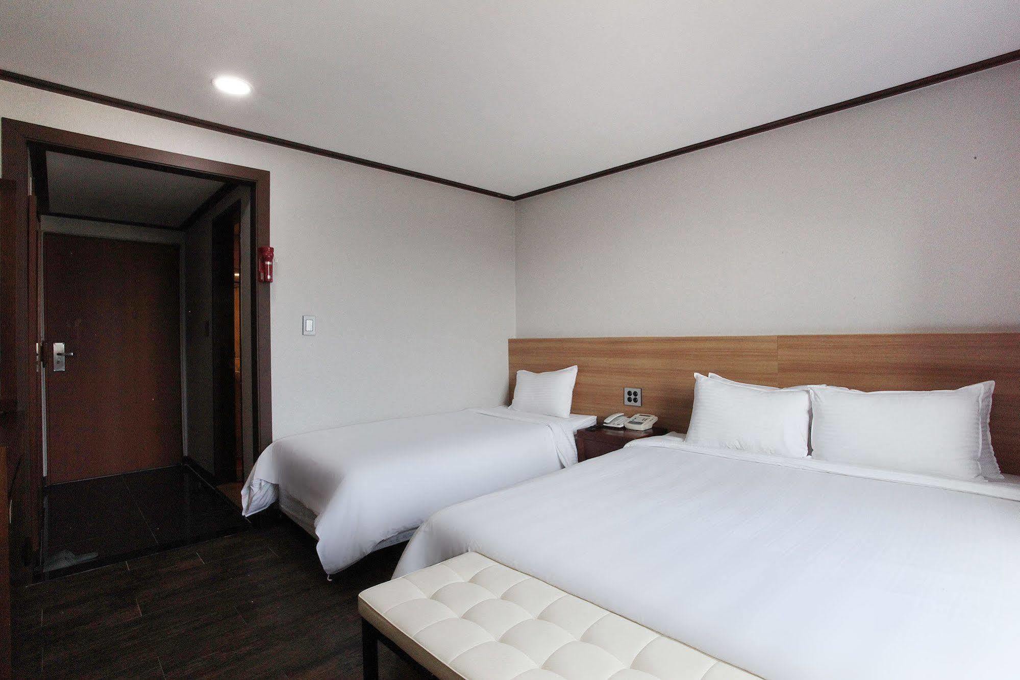 Noblesse Hotel 済州市 エクステリア 写真
